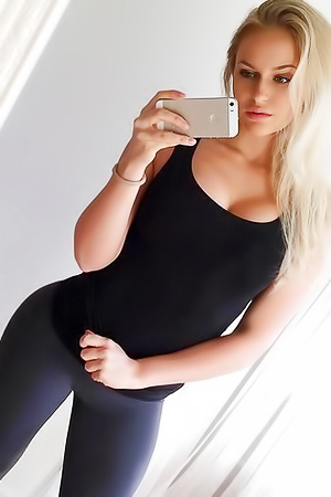 Scandinavian Anna Nystrom and her hot selfies