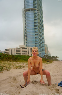 Naked Milf Bobby In Miami Beach