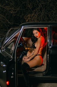 Lily Andrews Gets Horny Of Cars