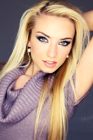 Blond Pussycat Diana Yummy Cunt 