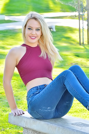 Amateur pics in tight jeans