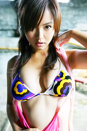 Asian beauty Sayaka Isoyama