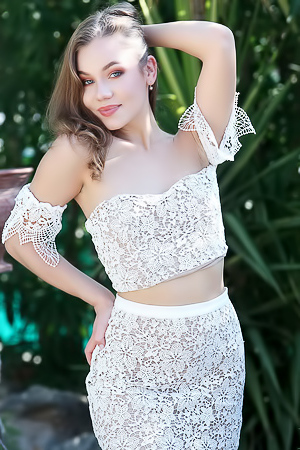 Lila Nova Mesmerize You With Her Gorgeous Blue Eyes As She Pouts Prettily