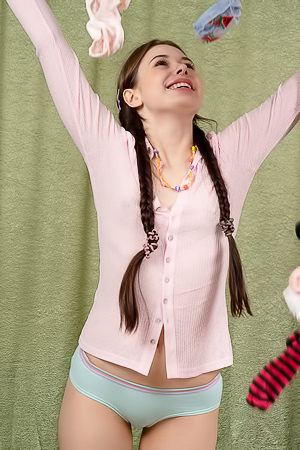 Bouncing Betty Having A Much Nicer Time Playing Her Body Like A Musical Instrument