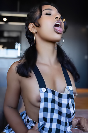 'Maid Of Dreams' with Onlybabyrxd via Suicide Girls