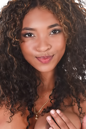 Barbie Rous Offers Mesmerizing View In A Bedroom Glam Close-Up